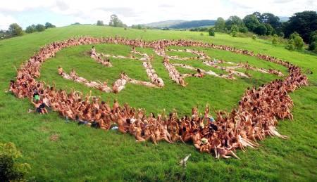 700 PERSONNE A POILE CONTRE LA GERRE
